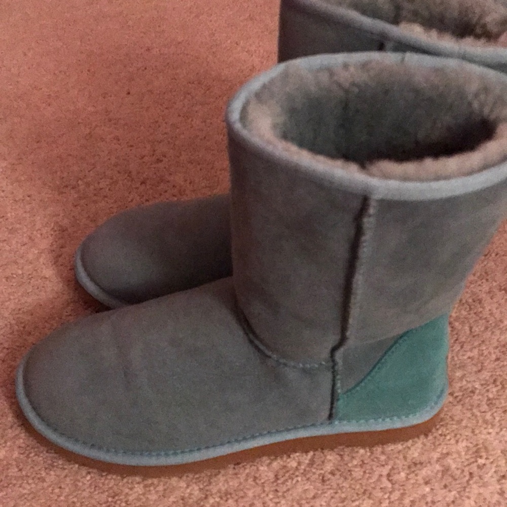 Uggs - image 2